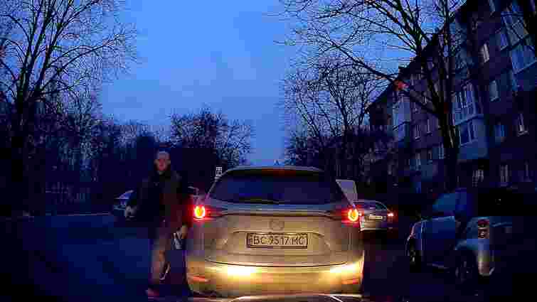 Відомого львівського стронгмена звинуватили в пошкодженні автівки