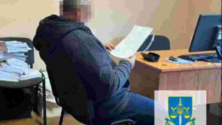 Посадовця з Ужгорода звинуватили у розтраті 1,3 млн грн на новорічній ілюмінації