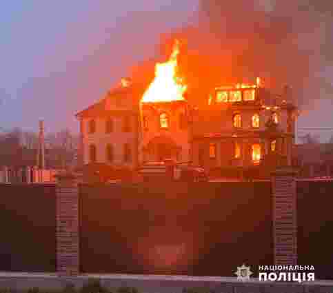 У селі у Чернівецькій області спалили церкву УПЦ МП   У селі у Чернівецькій області спалили церкву УПЦ МП