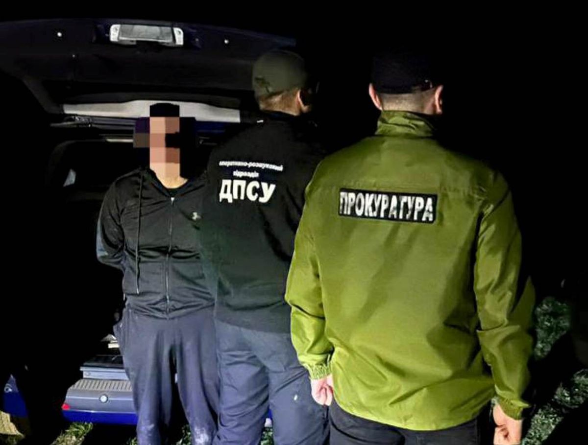 Трьох мешканців прикордонного села на Буковині затримали за допомогу ухилянтам 