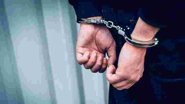 Грабіжники увірвалися до квартири на Прикарпатті та викрали 15-річну дівчину 