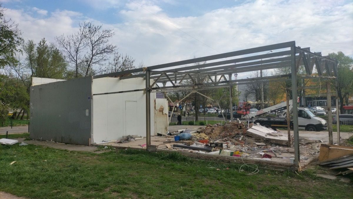 У Львові демонтували найбільший МАФ, у якому незаконно торгували алкоголем 
