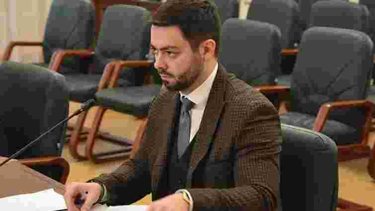 У чиновника ЛОВА та його сина прокурора виявили сумнівні активи на 4,5 млн грн