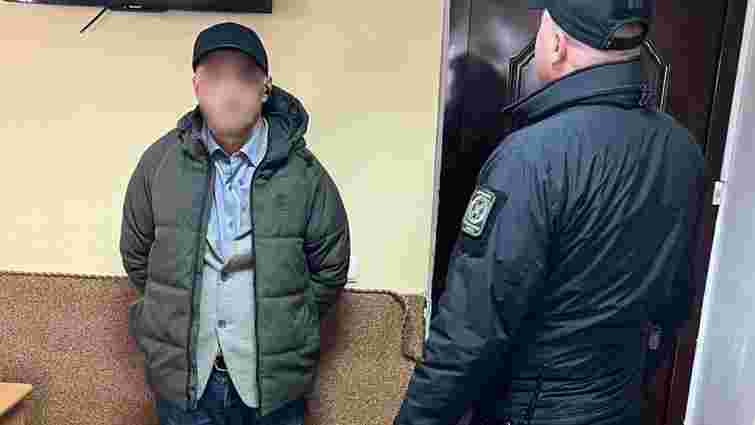 На Львівщині прикордонники затримали іноземця, який перебував у розшуку