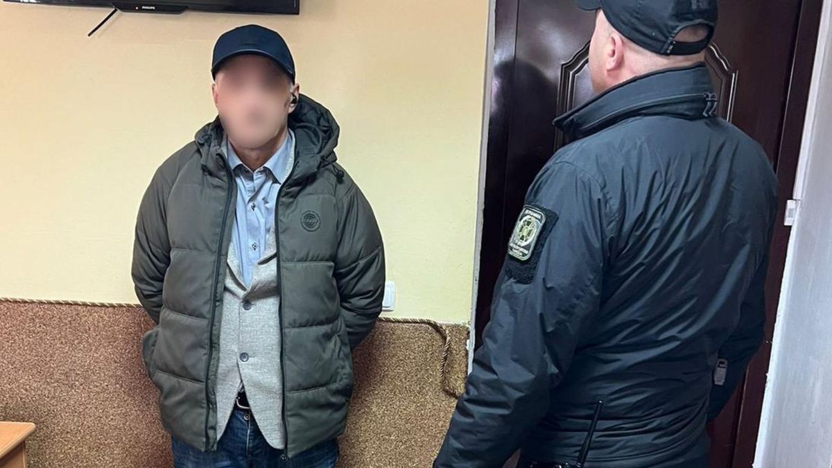 На Львівщині прикордонники затримали іноземця, який перебував у розшуку