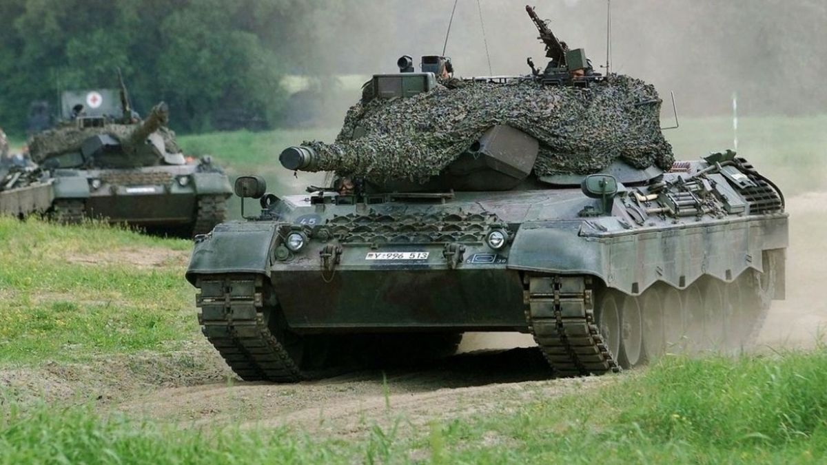 Міністр оборони Німеччини розповів, коли Україна отримає 80 танків Leopard