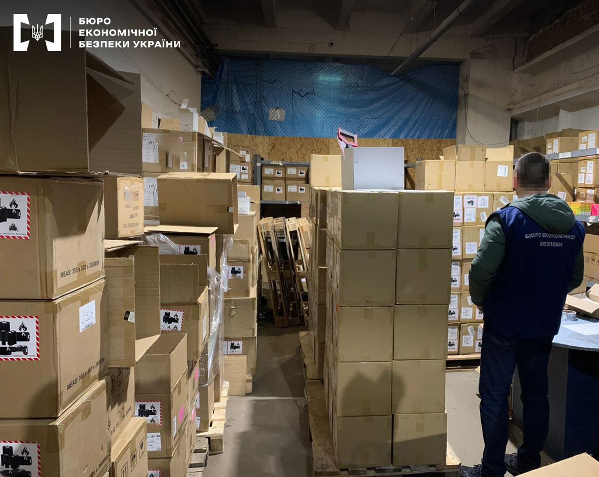 На Львівщині та Київщині викрили постачання підробних електронних сигарет з Далекого Сходу