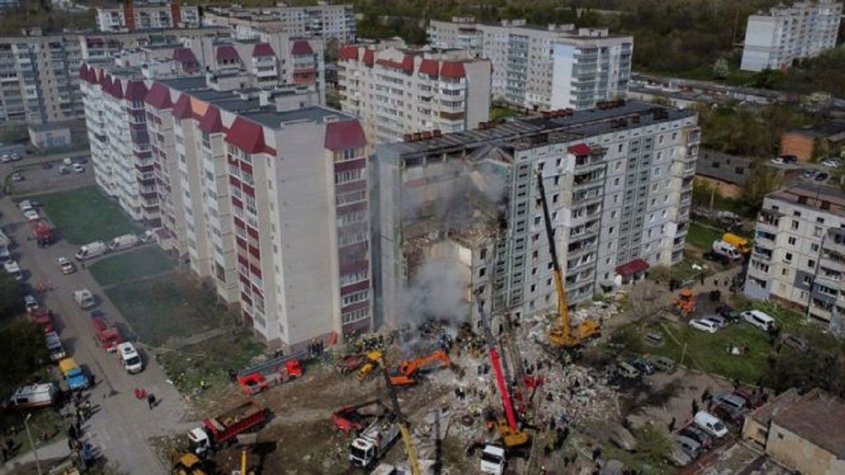 Рятувальники завершили пошукову операцію на місці російської атаки в Умані