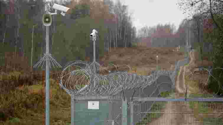 Польща завершила будівництво захисної стіни на кордоні з Білоруссю