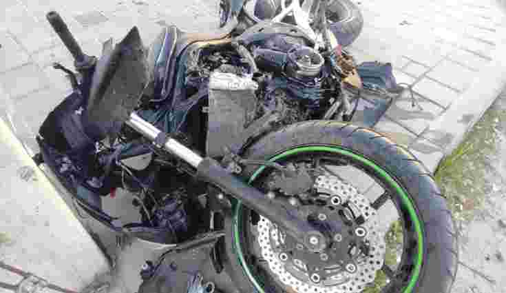 У Дрогобичі 53-річна водійка Lexus зіткнулася з мотоциклістом