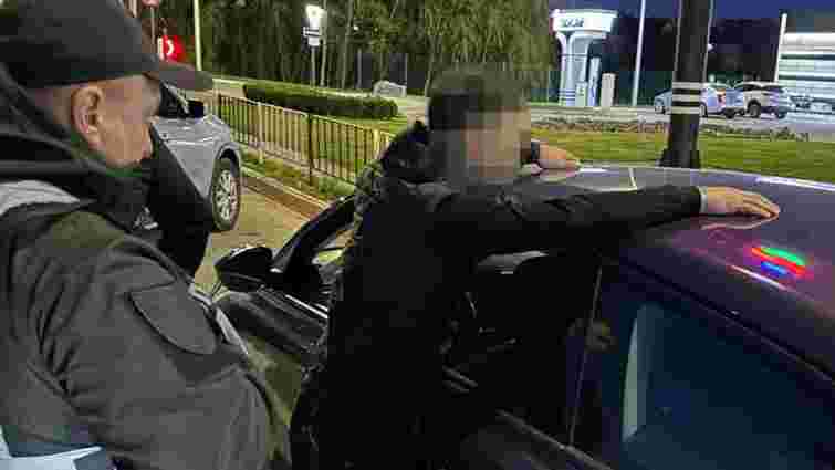 За крадіжку BMW Х5 у Львові затримали 22-річного хмельничанина