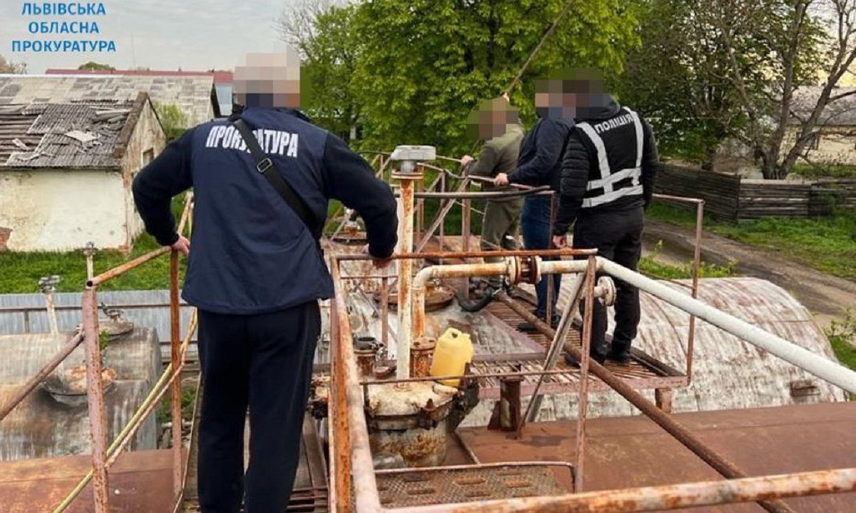 На підпільному заводі на Львівщині щодня виготовляли по 5 тонн палива 