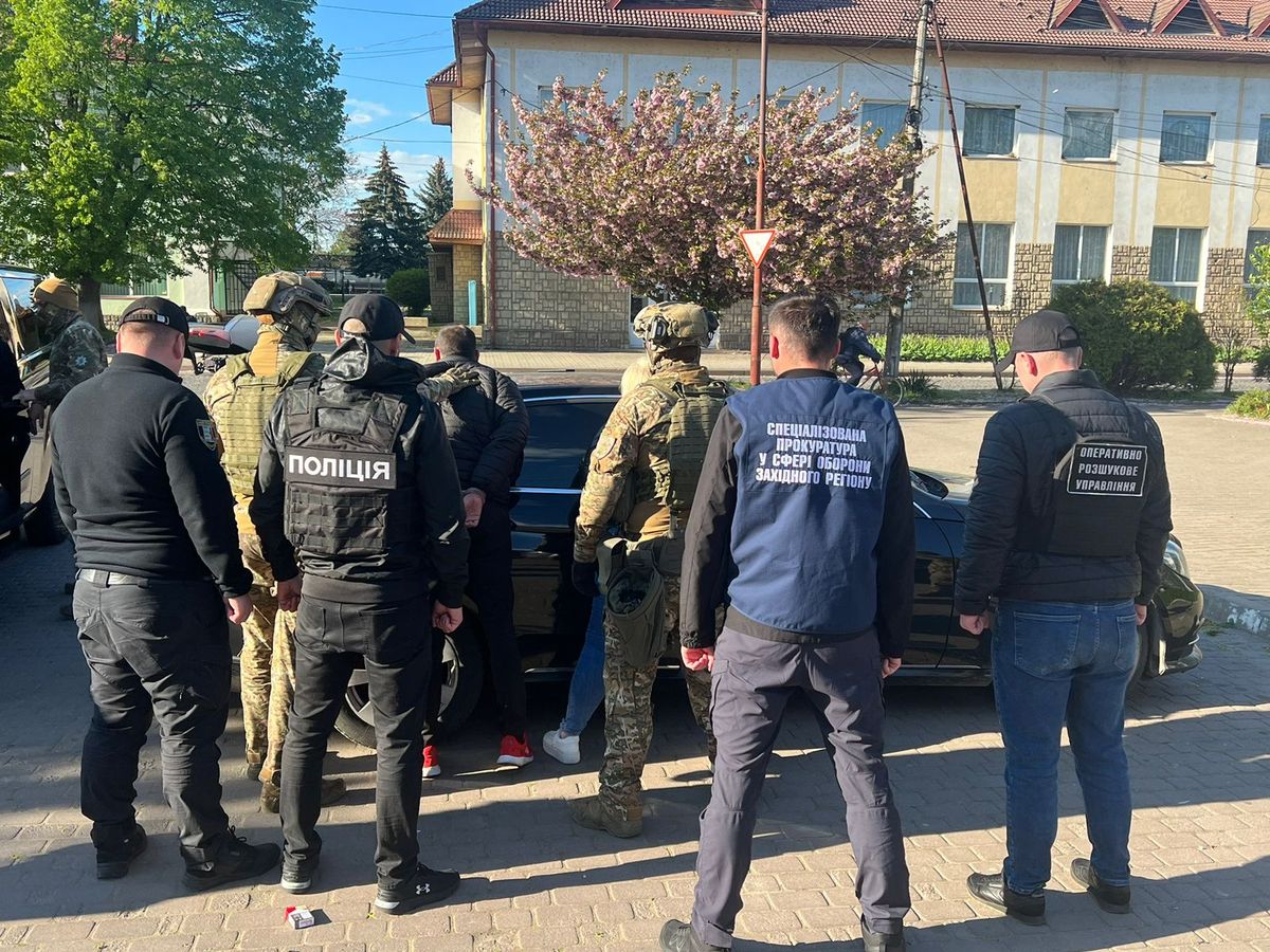 Двоє закарпатців за 5500 євро переправляли ухилянтів за кордон