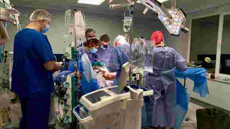 У Львові вперше в Україні пацієнтці пересадили відразу два органи
