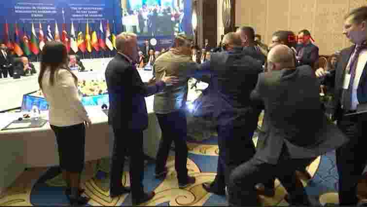 Українські делегати побилися з росіянами на саміті ПАЧЕС в Анкарі
