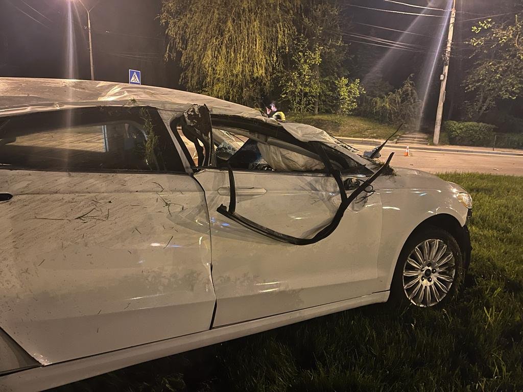 Внаслідок аварії 24-річний львів'янин потрапив до реанімації (фото поліції)