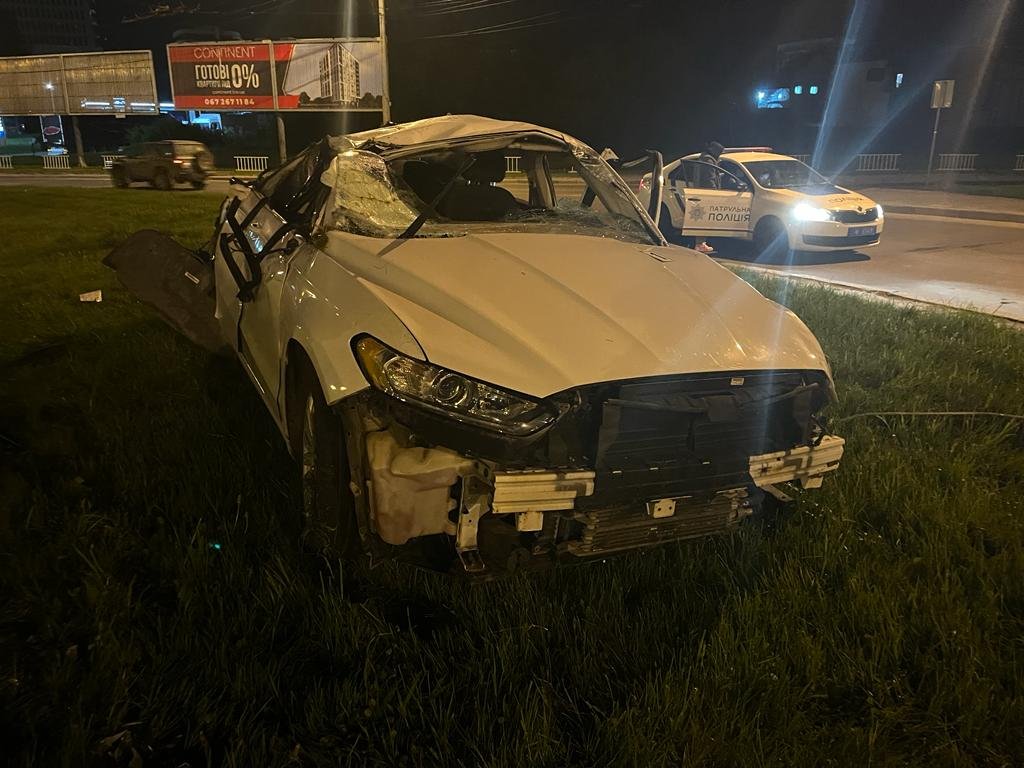 Внаслідок аварії 24-річний львів'янин потрапив до реанімації (фото поліції)