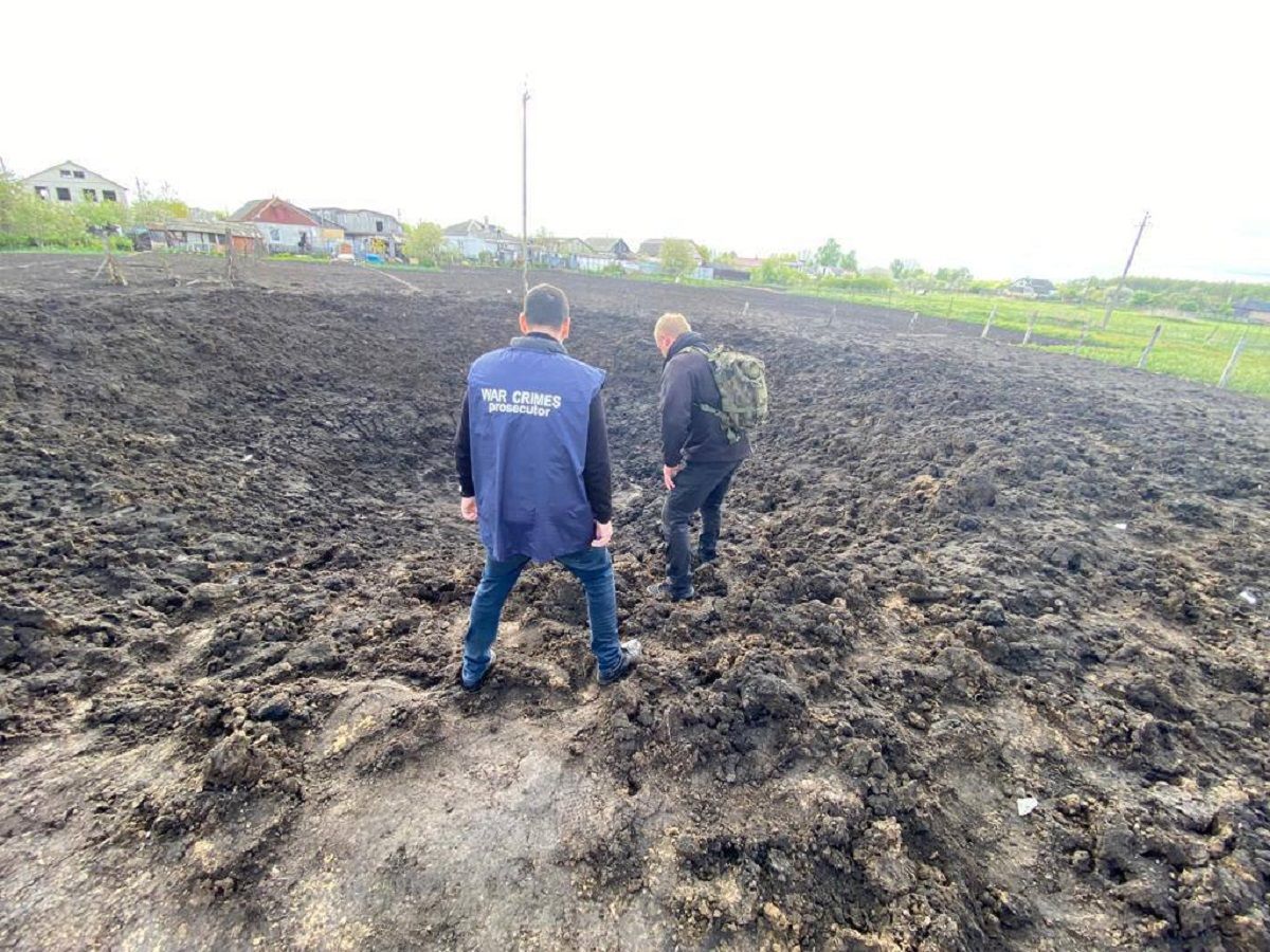 Окупанти вдарили авіабомбами по приватних будинках у Глухові
