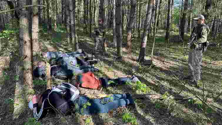 У лісі біля кордону на Львівщині затримали п’ятьох ухилянтів