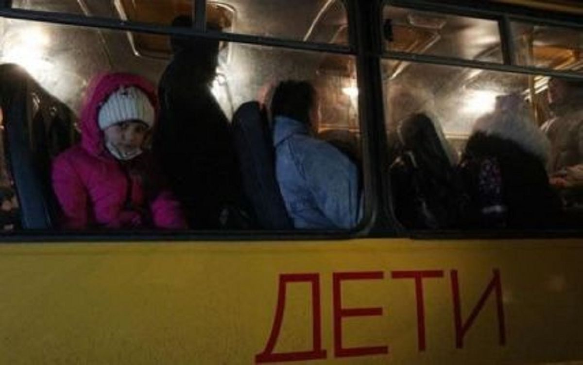 Росіяни примусово вивозять дітей з окупованих районів Запорізької області