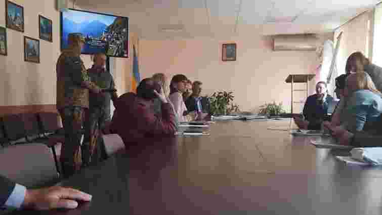 У Підволочиську на Тернопільщині вручили повістки голові ради та депутатам 
