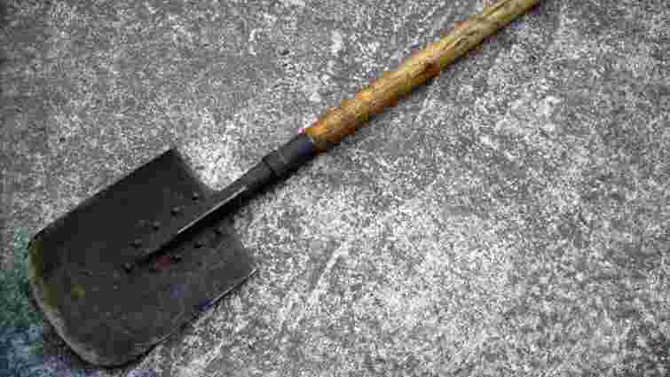 На Тернопільщині жінка лопатою до смерті забила чоловіка з інвалідністю