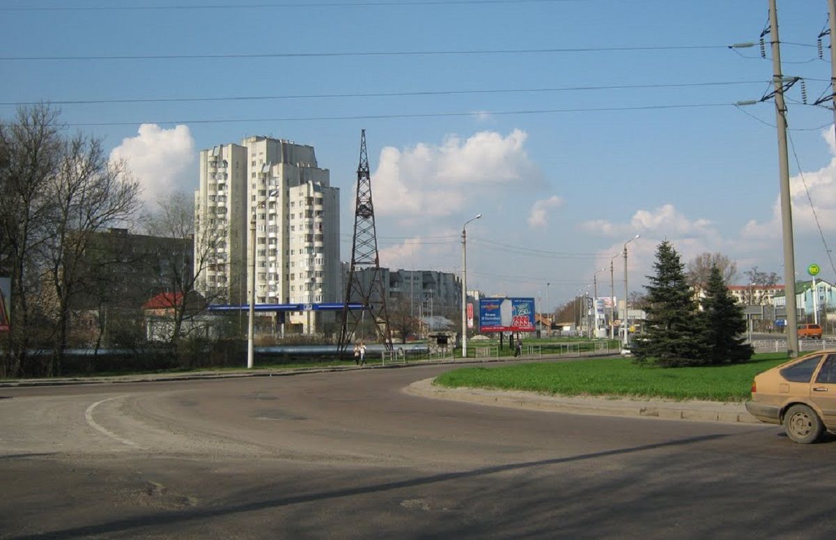 На вул. Богдана Хмельницького у Львові встановили два нові світлофори