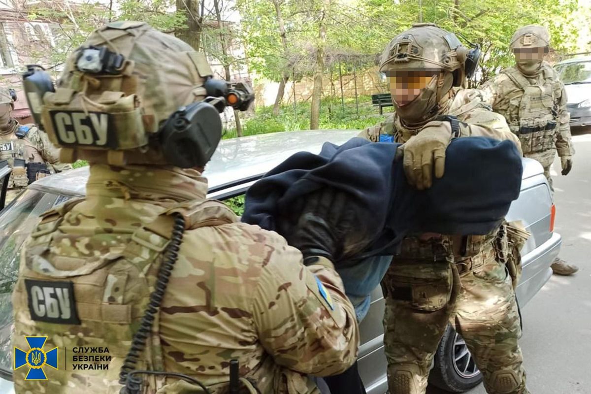 Екс-військовий з водієм чиновника готували теракти проти ЗСУ та СБУ