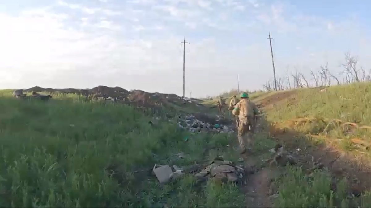 Українські бійці показали, як під Бахмутом дезертирувала російська бригада