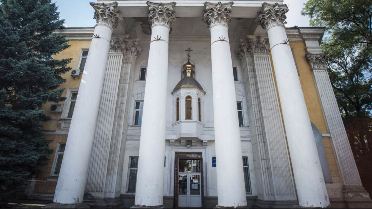 Росіяни захопили єдиний собор ПЦУ в Криму та крадуть майно
