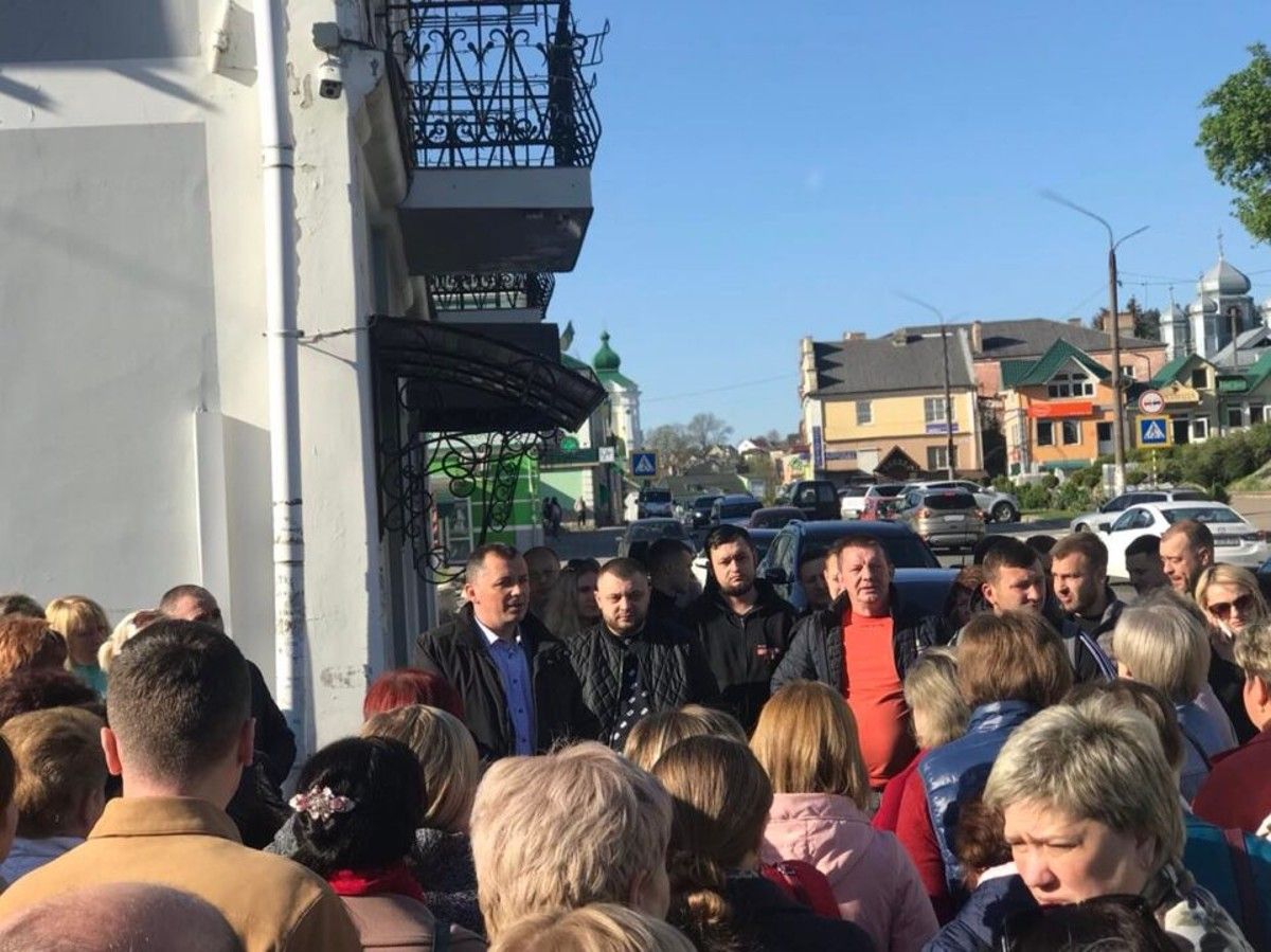 На Тернопільщині лікарі влаштували протест проти колишнього очільника лікарні