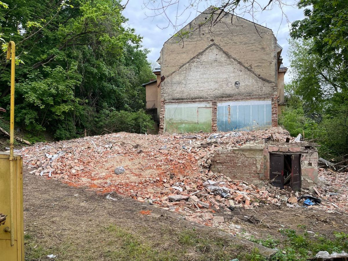 У Львові повністю знесли історичну віллу на вул. Свєнціцького