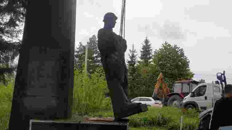 У прикордонній Шегинівській громаді демонтували п’ять радянських монументів