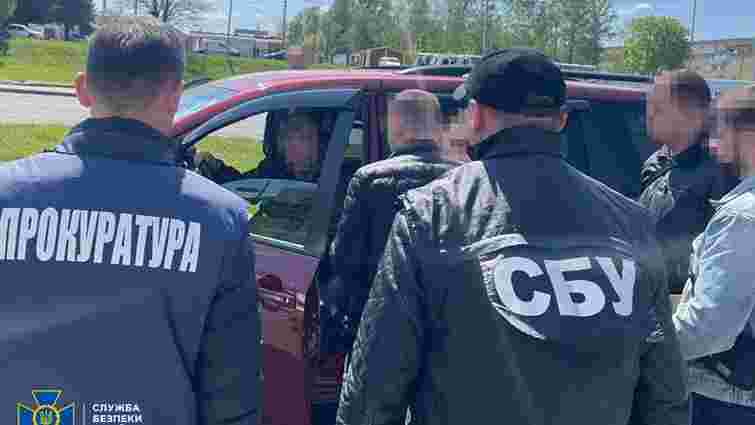 39-річного львів’янина затримали  за допомогу ухилянтам і росіянам незаконно виїхати за кордон