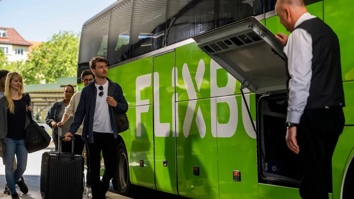 FlixBus запускає ще один рейс до аеропортів Варшави через Рівне і Луцьк