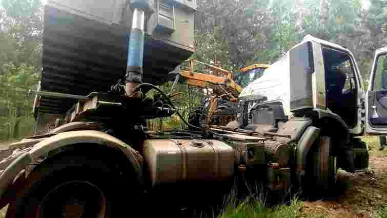 Водій вантажівки загинув під час розвантаження щебеню на Рівненщині