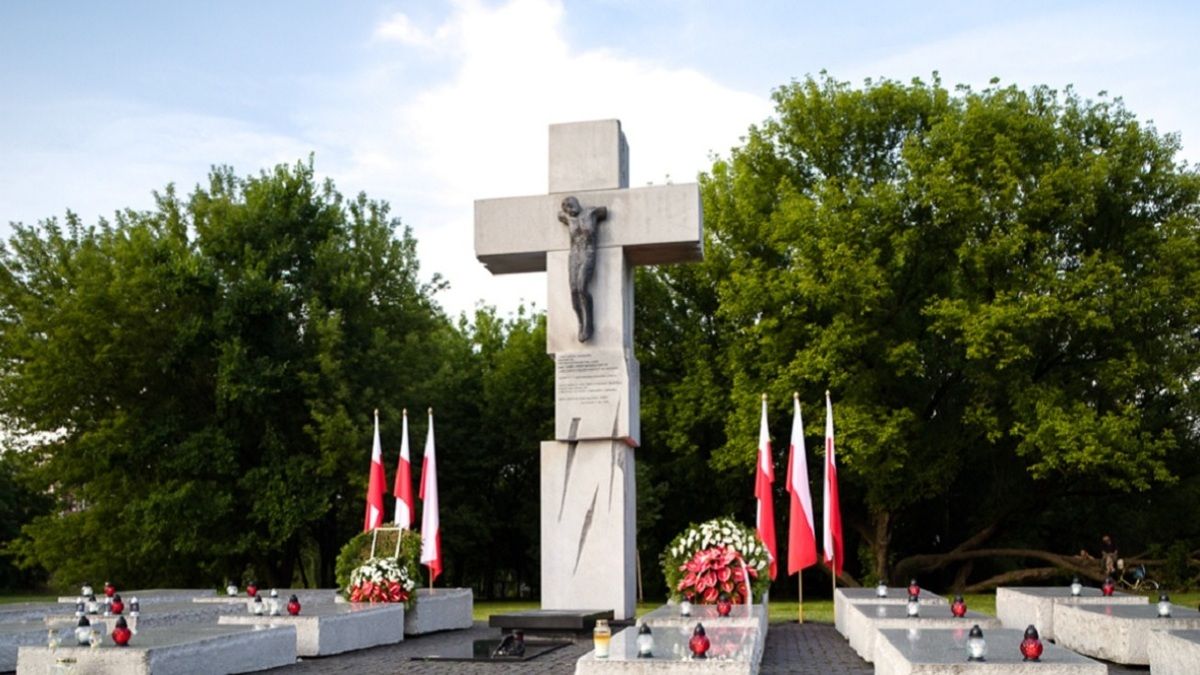 Український посол обурився порадами Зеленському щодо Волинської трагедії