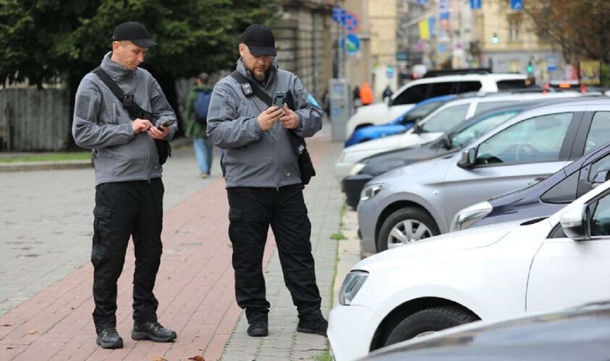 Львівська міськрада назвала місця з найчастішими порушеннями правил паркування