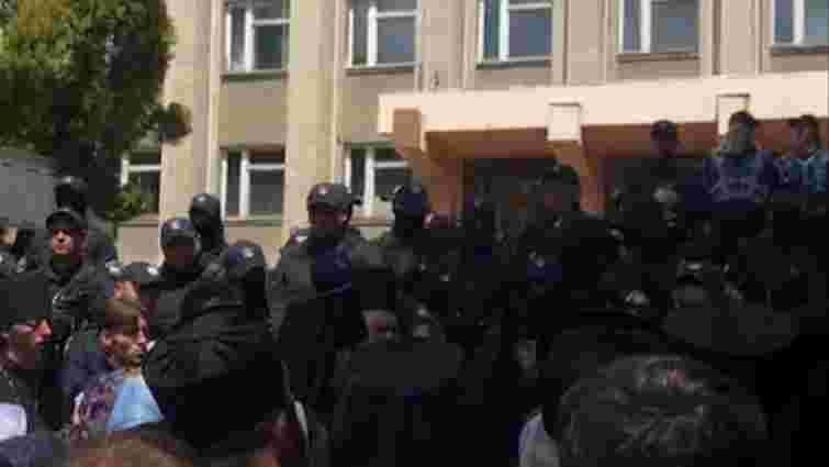 Віряни УПЦ МП в Чернівцях вийшли на протест проти арешту митрополита Лонгина