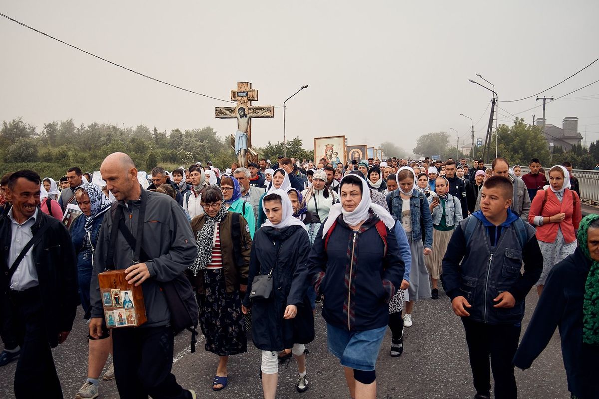 Поліція Буковини оштрафувала організаторів хресного ходу до монастиря УПЦ МП