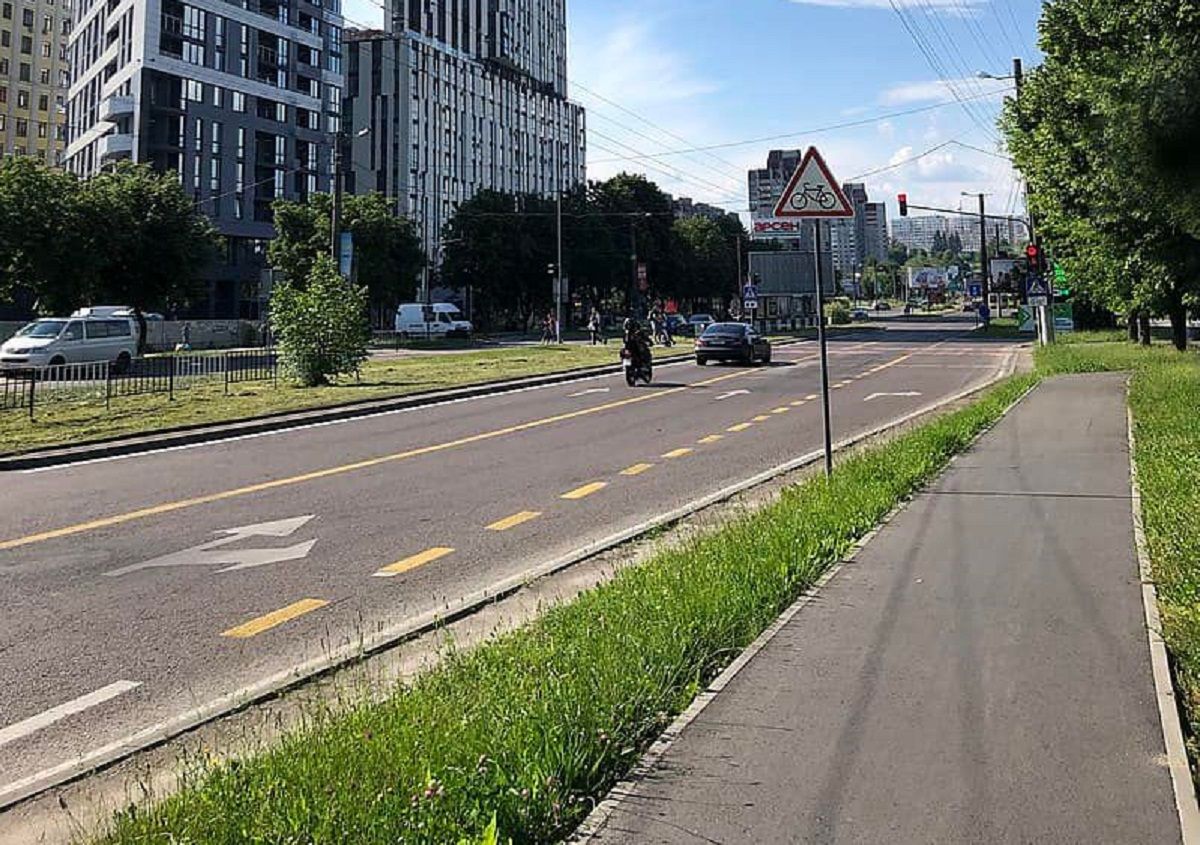 На проспекті Чорновола у Львові за мільйон гривень заасфальтують велодоріжку