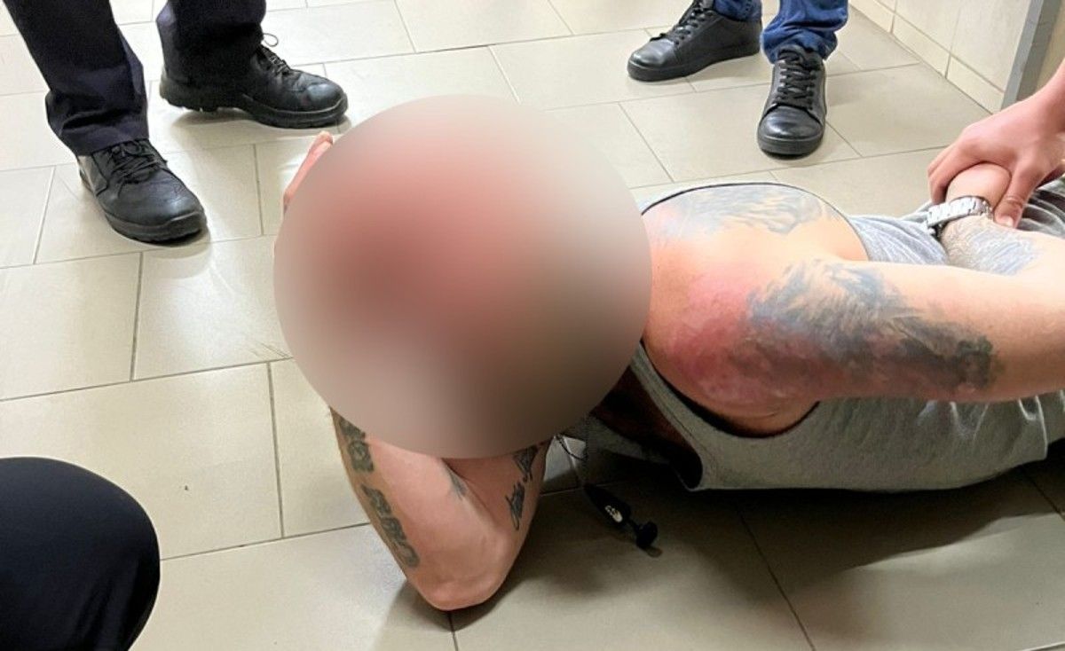 В Чернівцях чоловік погрожував медперсоналу лікарні гранатою