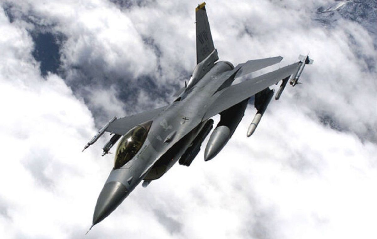 Повітряні сили розповіли, скільки Україні треба F-16 для переваги у повітрі