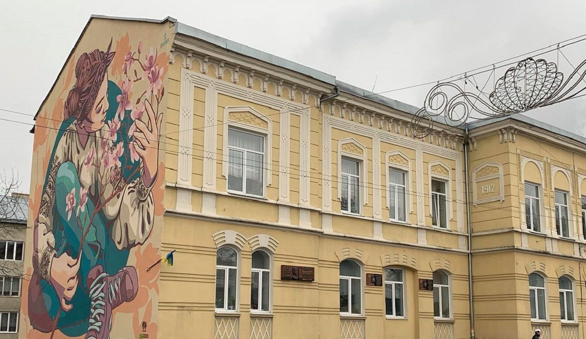 Матір 13-річного ліцеїста зі Стрия оштрафували за шантаж та булінг однокласниці