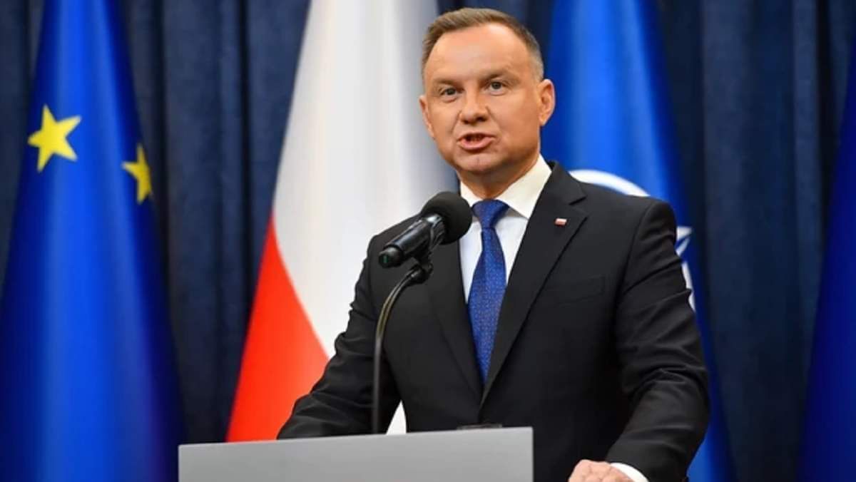Президент Польщі підписав закон про перевірку російського впливу