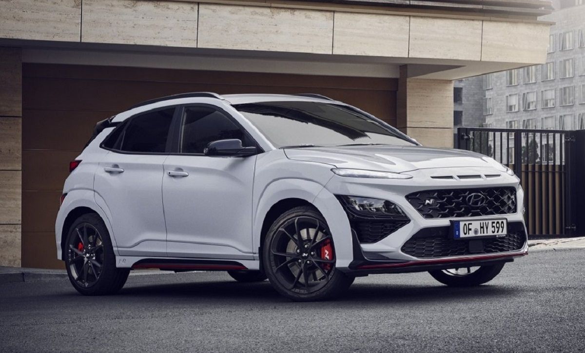 На Львівщині суд конфіскував у військового позашляховик Hyundai Kona за п'яну їзду без прав