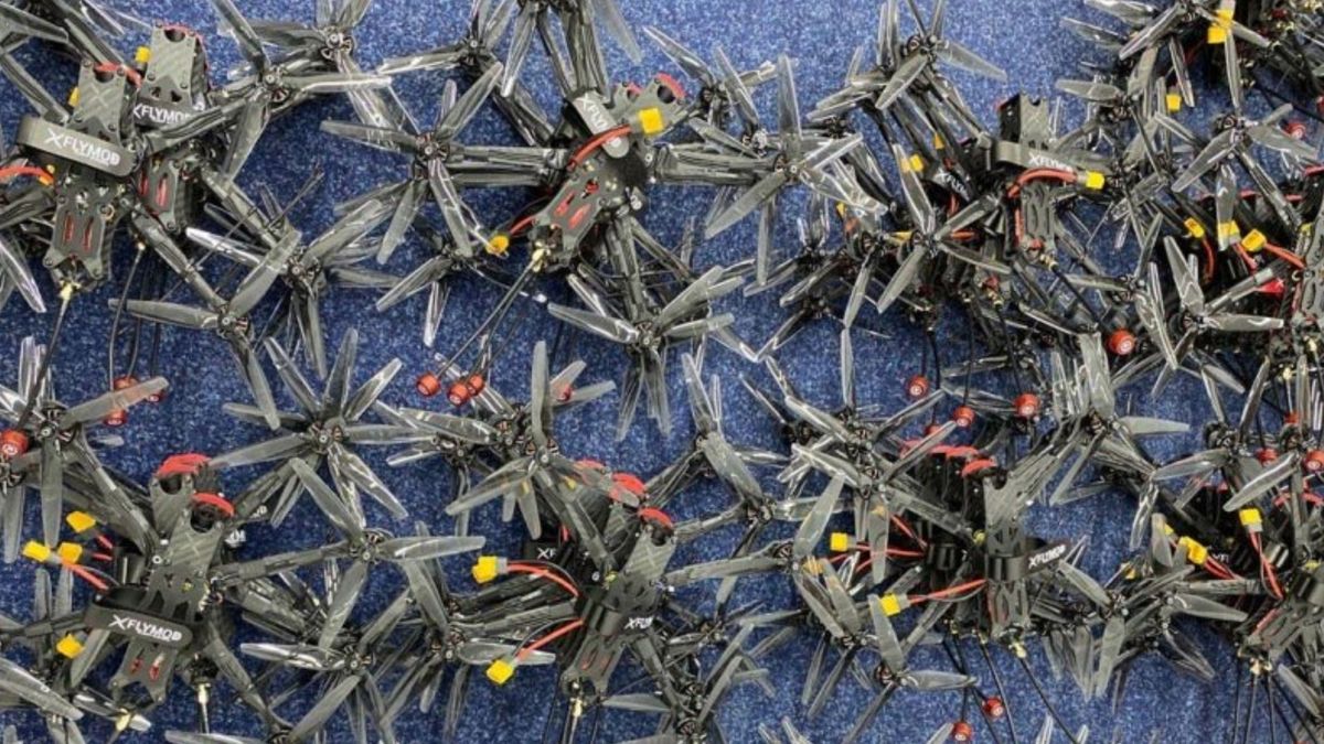 Українська компанія передала 500 дронів Силам оборони 