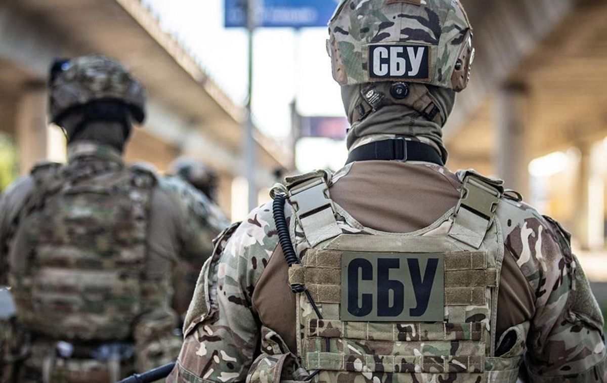 Двоє російських шпигунів намагались влаштувати свого агента на оборонний завод у Києві