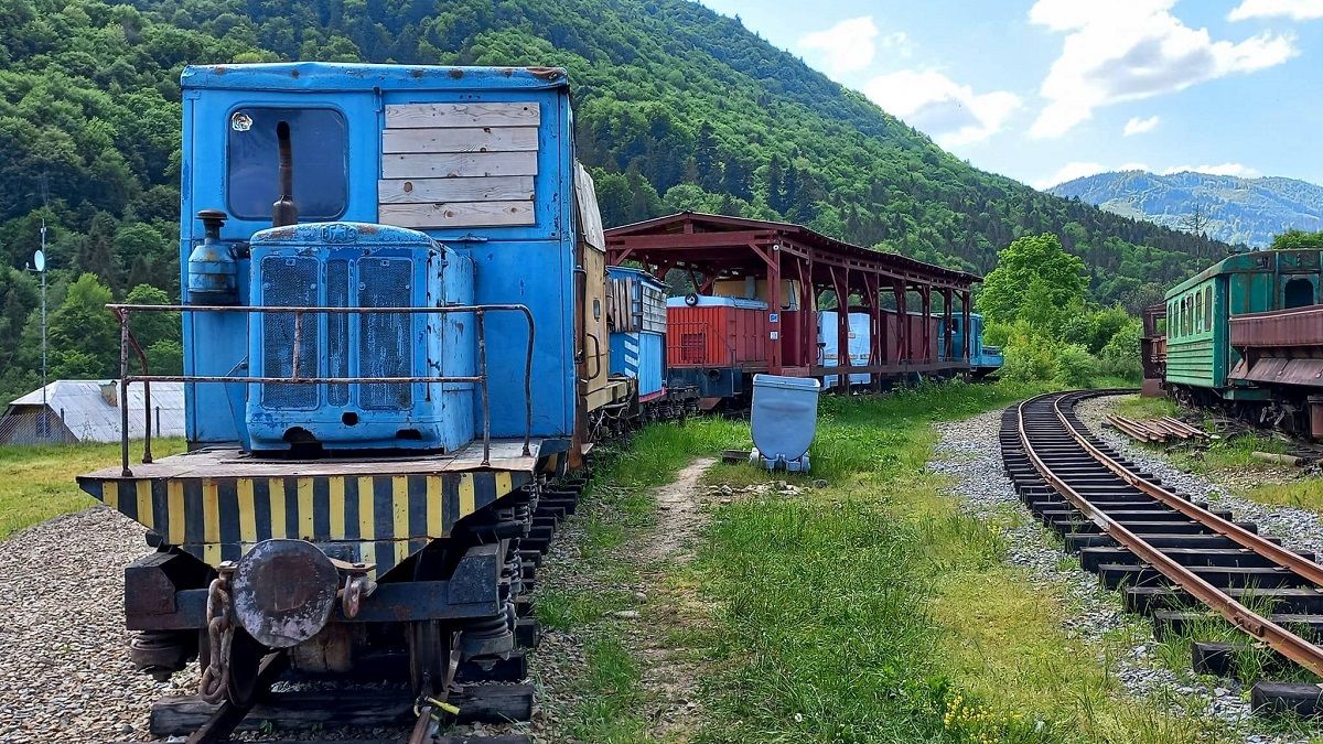Біля Сколе ентузіасти відновлюють давню Коростівську вузькоколійку