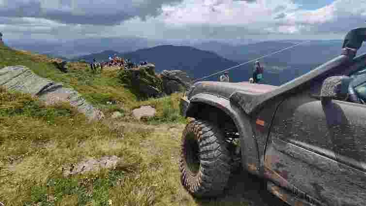 На схилах гори Пікуй встановлять фотопастки на джиперів та мотоциклістів